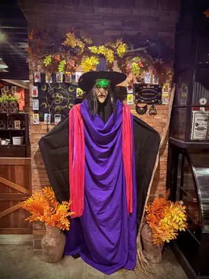Kuyang's Bar & Restaurant