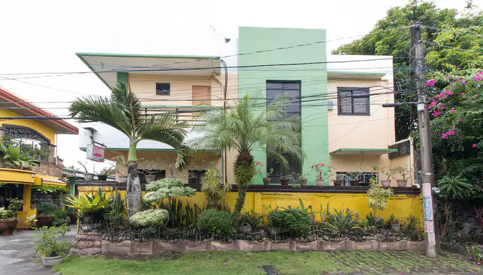 RedDoorz - Mariners Legazpi City