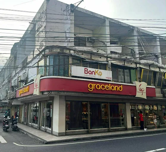 Graceland - Legazpi Peñaranda