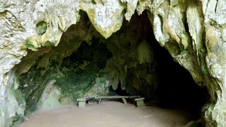 Hoyop-hoyopan Cave